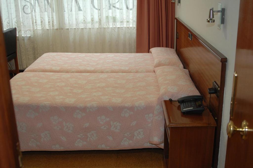 Hotel Santacruz Oviédo Zimmer foto